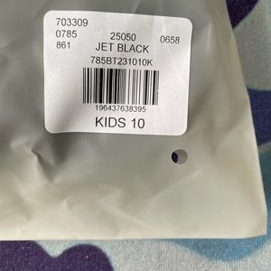 Black essentials tshirt kids size 10